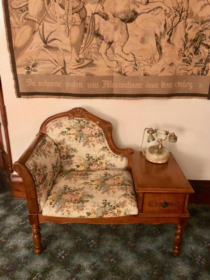 דובוק The Hancock House Bed & Breakfast Inn מראה חיצוני תמונה